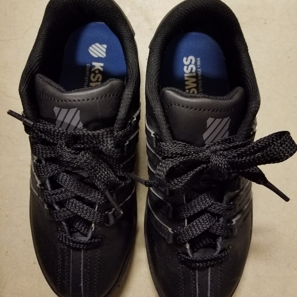Kids K-Swiss Shoes Size 4